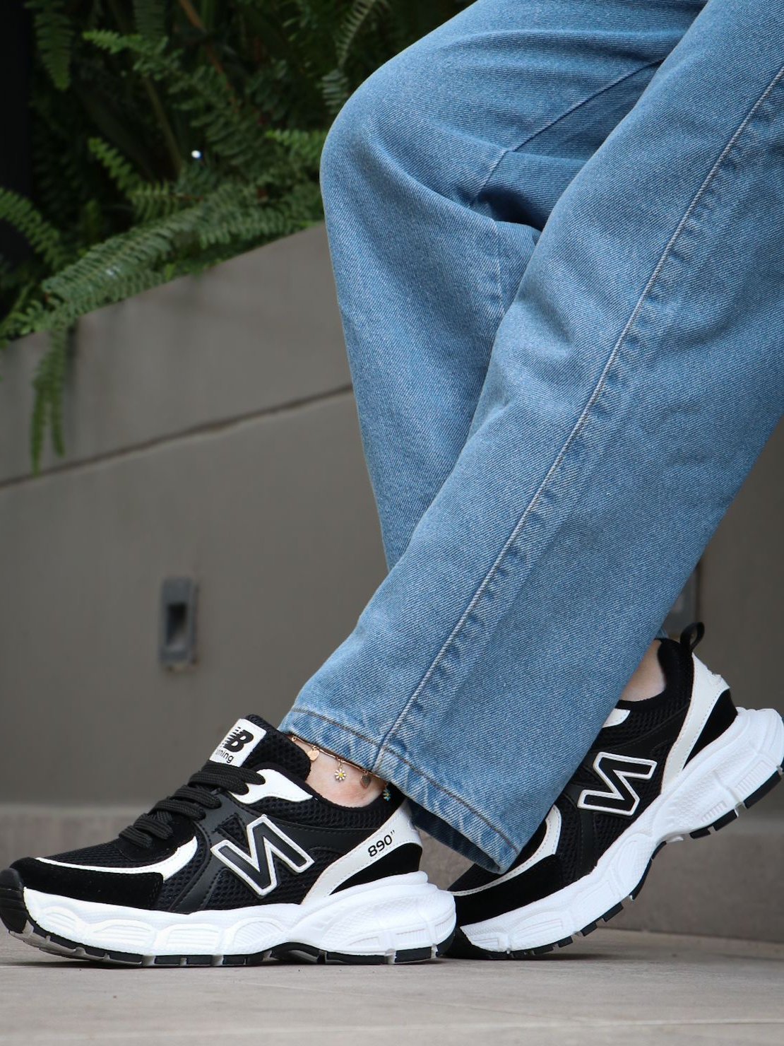 NEW BALANCE 890